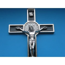 Krzyż metalowy z medalem Św.Benedykta czarny 19,5 cm